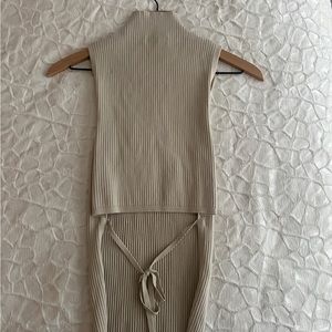 Aritzia Babaton Sculpt Knit Tie-Back Top Size M Color: Matte Pearl